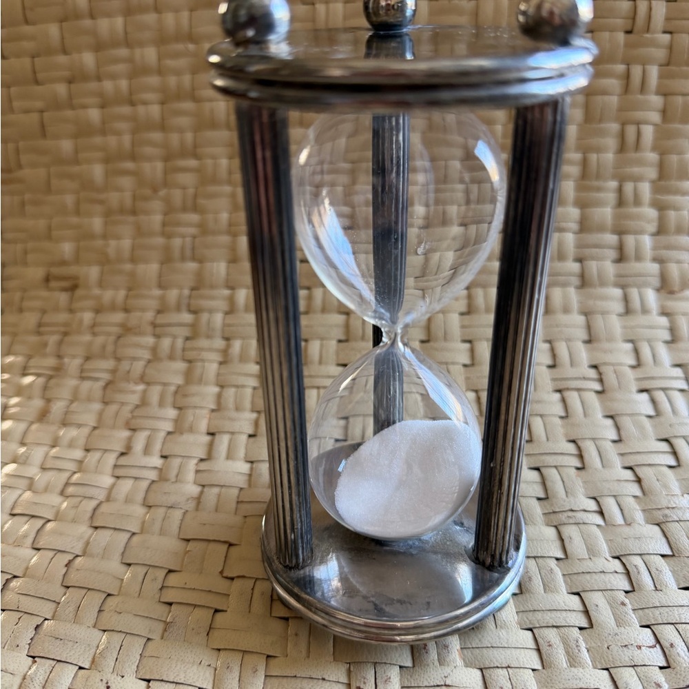 Elegant VTG Silver Metal Hourglass Timer (3) Minutes